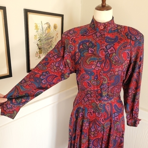 Vintage 70s Burgundy Paisley Button Front Long Sleeve Pleated Shirt Dress Size 4 - Picture 5 of 16